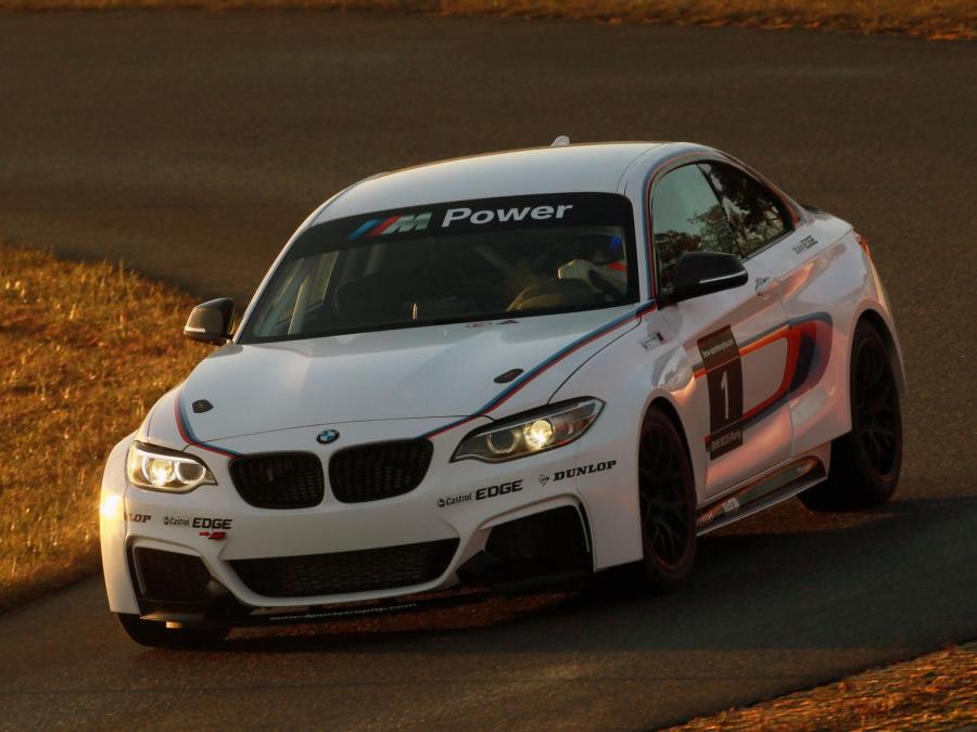  BMW M235i Racing 2014 года  (фото 6 из 26)